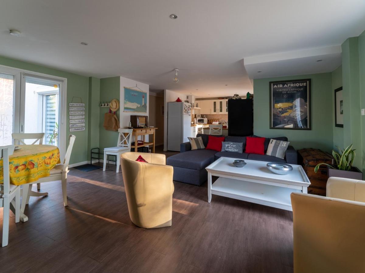 Maison Familiale A Avec Climatisation - Fr-1-319-420 Holiday home *